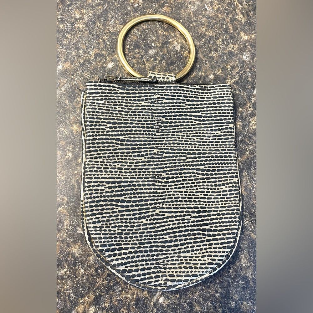 Kim White Ring Wristlet Purse Mini Leather Metal Ring Gold Tone Metallic